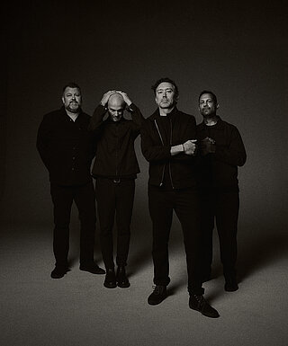 RISE AGAINST